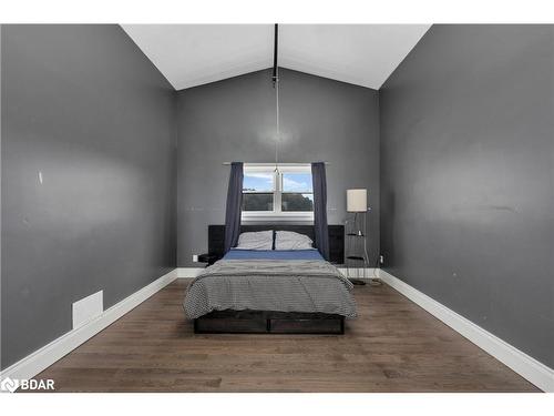 433143 4 Line, Amaranth, ON - Indoor Photo Showing Bedroom