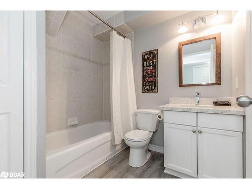 1 Pacific Avenue, Barrie, ON - Indoor Photo Showing Bathroom