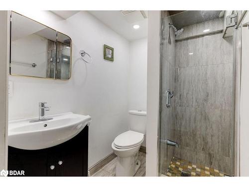 141 Ardagh Road, Barrie, ON - Indoor Photo Showing Bathroom