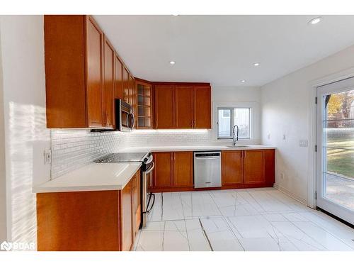 141 Ardagh Road, Barrie, ON - Indoor Photo Showing Kitchen