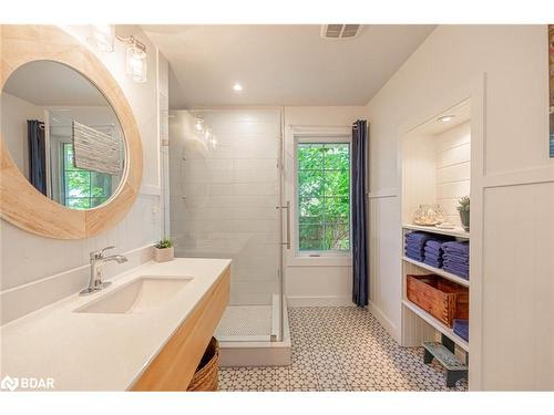 865 Adams Road, Innisfil, ON - Indoor Photo Showing Bathroom