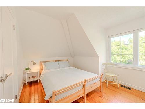 865 Adams Road, Innisfil, ON - Indoor Photo Showing Bedroom