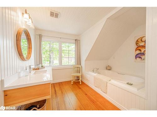 865 Adams Road, Innisfil, ON - Indoor Photo Showing Bathroom