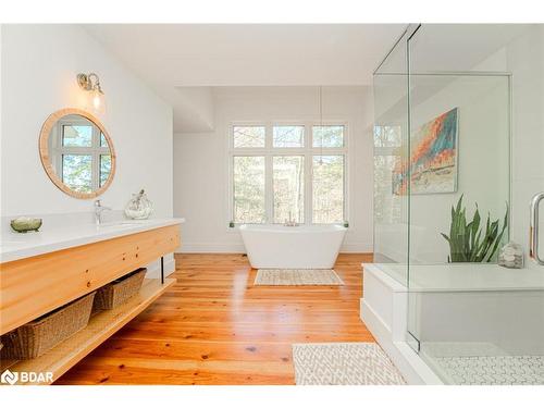 2072 Wilkinson Street, Innisfil, ON - Indoor Photo Showing Bathroom