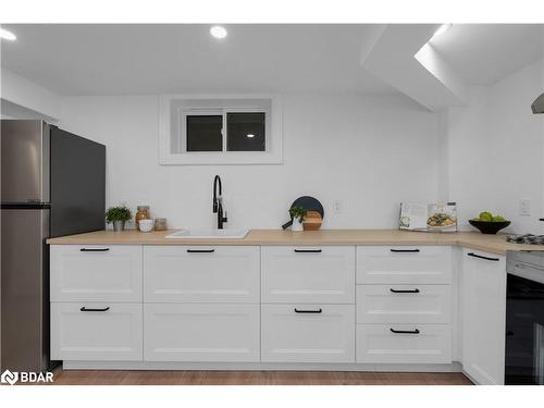 56 Gray Lane, Barrie, ON - Indoor Photo Showing Dining Room