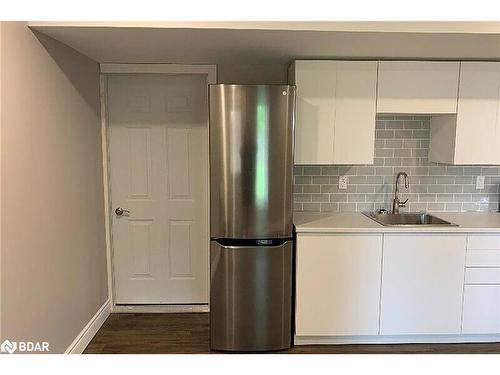 4 Marjoy Avenue, Barrie, ON - Indoor Photo Showing Kitchen