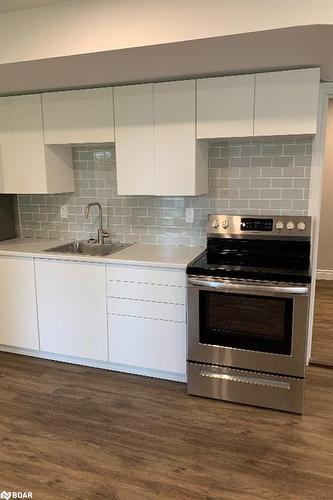 4 Marjoy Avenue, Barrie, ON - Indoor Photo Showing Kitchen