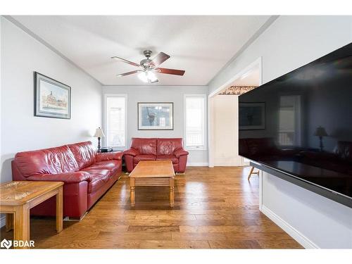 4 Marjoy Avenue, Barrie, ON - Indoor Photo Showing Living Room