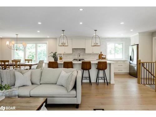 66 Finlay Mill Road, Midhurst, ON - Indoor Photo Showing Living Room