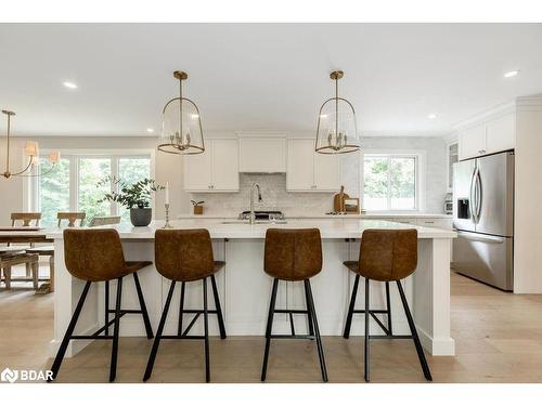 66 Finlay Mill Road, Midhurst, ON - Indoor Photo Showing Kitchen With Upgraded Kitchen