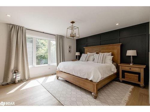 66 Finlay Mill Road, Midhurst, ON - Indoor Photo Showing Bedroom