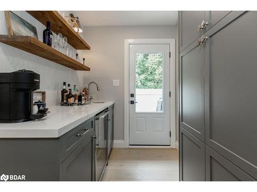 66 Finlay Mill Road, Midhurst, ON - Indoor Photo Showing Kitchen