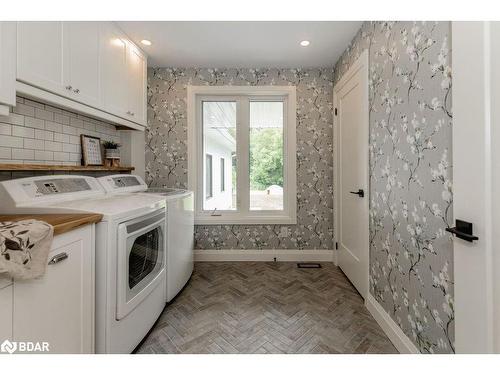 66 Finlay Mill Road, Midhurst, ON - Indoor Photo Showing Laundry Room