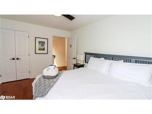 1016 Lawland Heights Road, Gravenhurst, ON - Indoor Photo Showing Bedroom