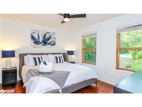 1016 Lawland Heights Road, Gravenhurst, ON - Indoor Photo Showing Bedroom