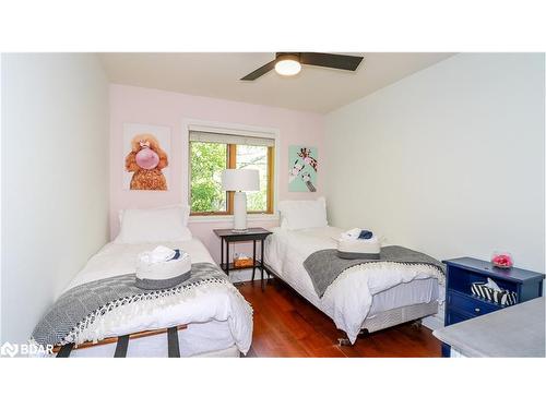 1016 Lawland Heights Road, Gravenhurst, ON - Indoor Photo Showing Bedroom