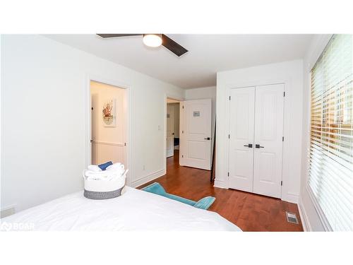 1016 Lawland Heights Road, Gravenhurst, ON - Indoor Photo Showing Bedroom