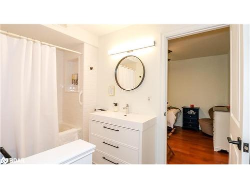 1016 Lawland Heights Road, Gravenhurst, ON - Indoor Photo Showing Bathroom