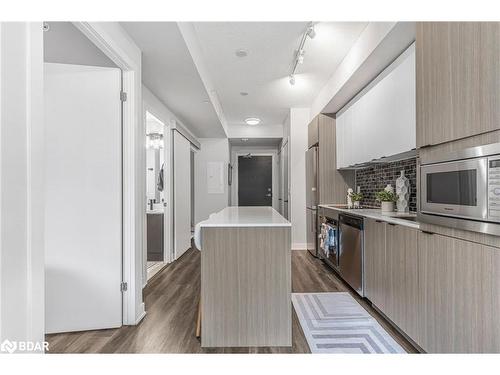 312-5220 Dundas Street, Burlington, ON - Indoor Photo Showing Kitchen