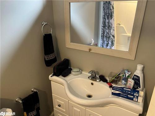 24 College Crescent, Barrie, ON - Indoor Photo Showing Bathroom