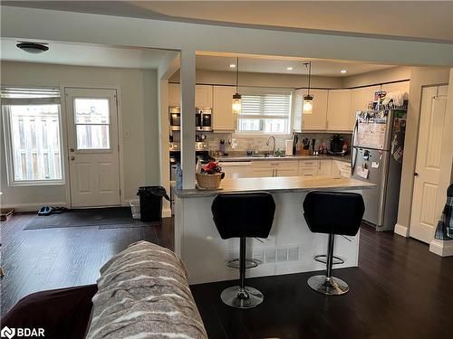 24 College Crescent, Barrie, ON - Indoor Photo Showing Kitchen