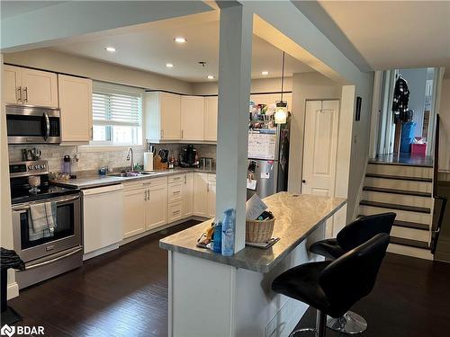 24 College Crescent, Barrie, ON - Indoor Photo Showing Kitchen With Double Sink With Upgraded Kitchen