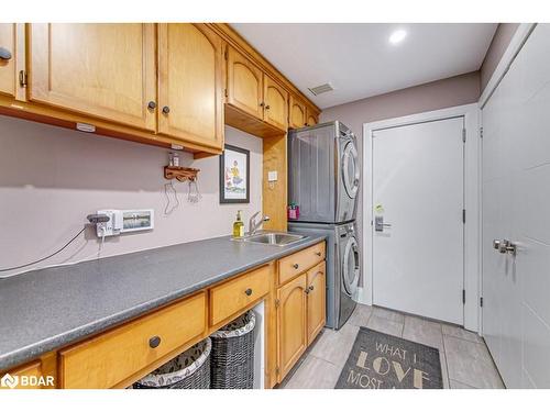 2030 Country Lane Court, Moffat, ON - Indoor Photo Showing Kitchen