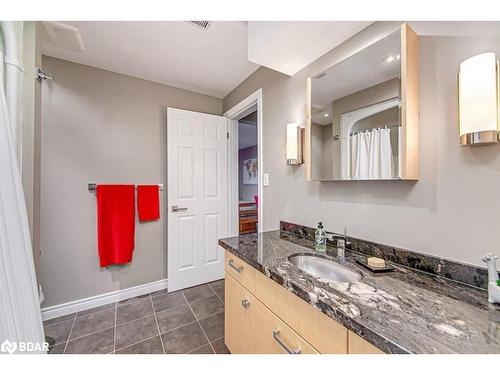 2030 Country Lane Court, Moffat, ON - Indoor Photo Showing Bathroom