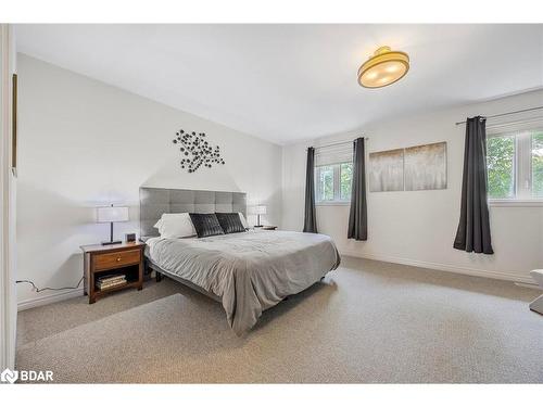 17 Farwell Avenue, Wasaga Beach, ON - Indoor Photo Showing Bedroom