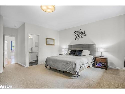 17 Farwell Avenue, Wasaga Beach, ON - Indoor Photo Showing Bedroom