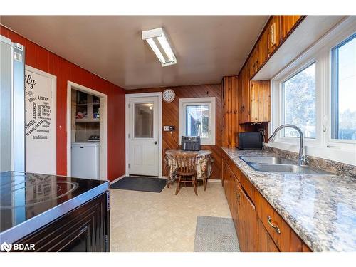 718506 Hwy 6 Highway, Shallow Lake, ON - Indoor Photo Showing Kitchen With Double Sink