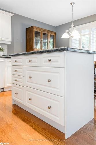 16-358 Little Avenue, Barrie, ON - Indoor Photo Showing Kitchen