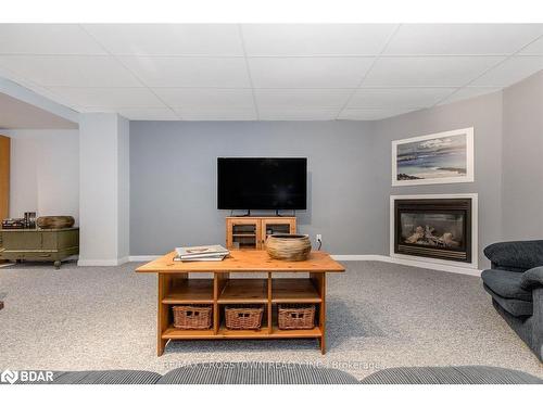 16-358 Little Avenue, Barrie, ON - Indoor Photo Showing Living Room With Fireplace