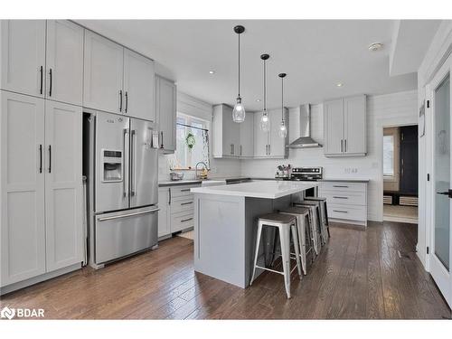 202 Clarence Street, Stayner, ON - Indoor Photo Showing Kitchen With Upgraded Kitchen