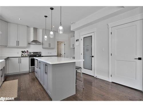 202 Clarence Street, Stayner, ON - Indoor Photo Showing Kitchen With Upgraded Kitchen