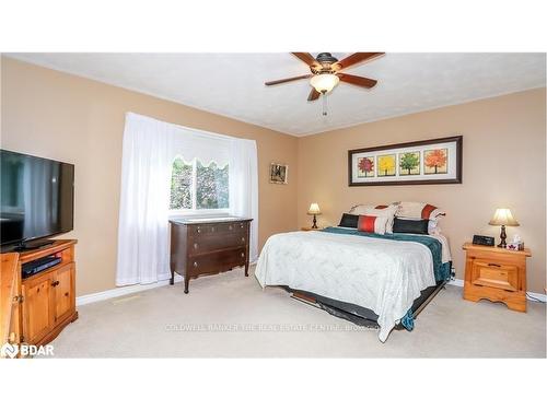 156 Columbia Road, Barrie, ON - Indoor Photo Showing Bedroom