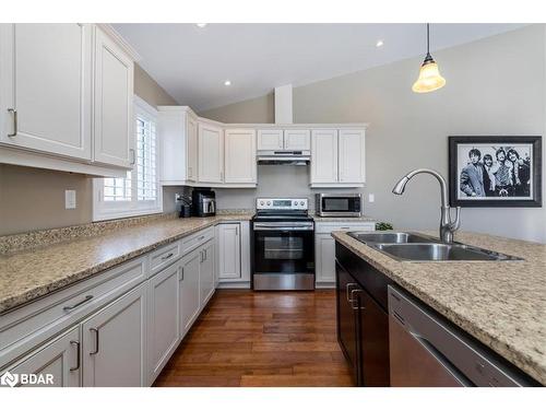 259 Boyers Side Road, Georgina, ON - Indoor Photo Showing Kitchen With Double Sink