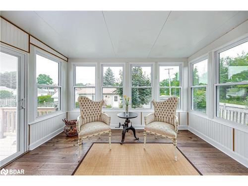 1104 Alfred Street, Innisfil, ON - Indoor Photo Showing Living Room