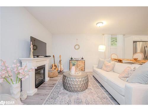 3 Jermey Lane, Oro-Medonte, ON - Indoor Photo Showing Living Room With Fireplace