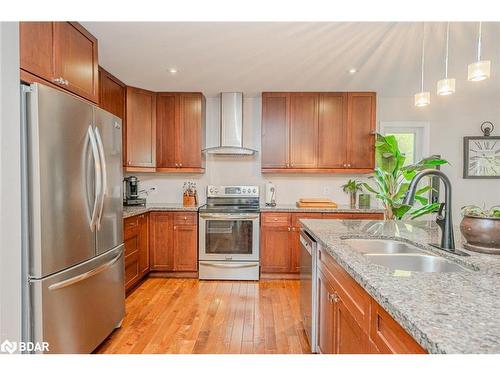 3 Jermey Lane, Oro-Medonte, ON - Indoor Photo Showing Kitchen With Stainless Steel Kitchen With Double Sink