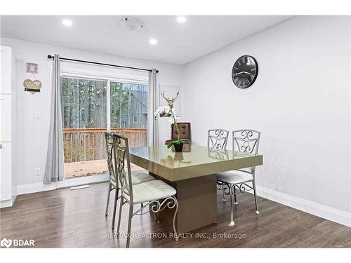 40 Rue Vanier, Tiny, ON - Indoor Photo Showing Dining Room