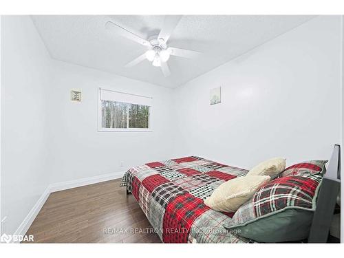 40 Rue Vanier, Tiny, ON - Indoor Photo Showing Bedroom