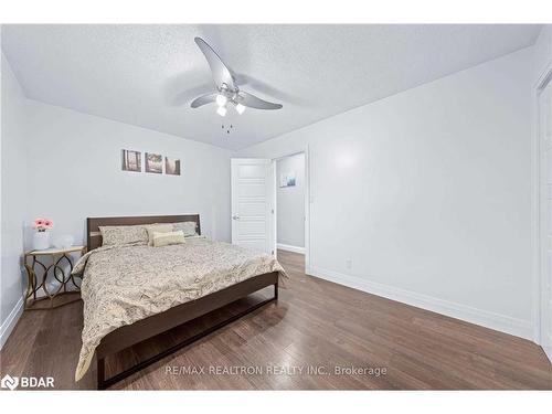 40 Rue Vanier, Tiny, ON - Indoor Photo Showing Bedroom