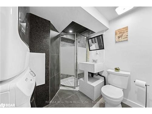 40 Rue Vanier, Tiny, ON - Indoor Photo Showing Bathroom