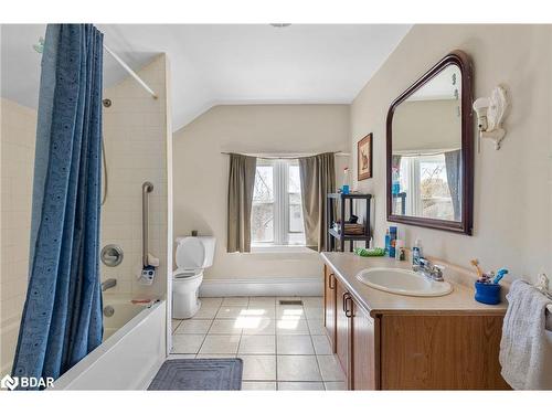 138 Peel Street, Barrie, ON - Indoor Photo Showing Bathroom