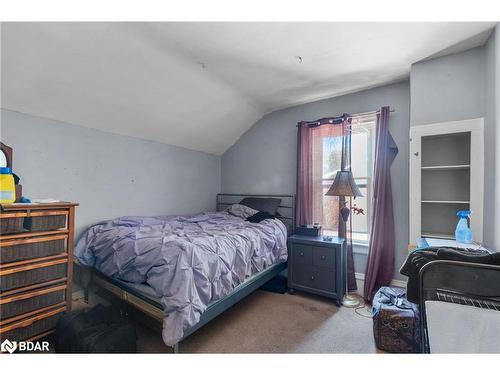 138 Peel Street, Barrie, ON - Indoor Photo Showing Bedroom