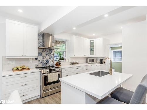 309 Gill Street, Orillia, ON - Indoor Photo Showing Kitchen With Upgraded Kitchen