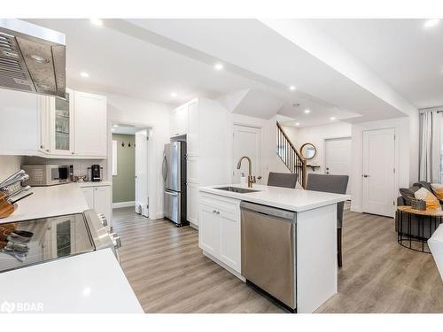 309 Gill Street, Orillia, ON - Indoor Photo Showing Kitchen