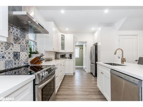 309 Gill Street, Orillia, ON - Indoor Photo Showing Kitchen