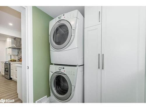 309 Gill Street, Orillia, ON - Indoor Photo Showing Laundry Room